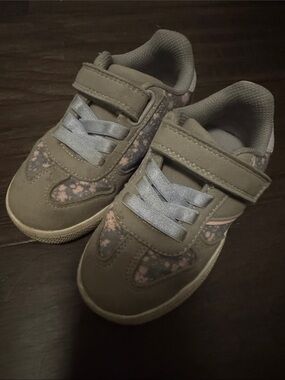 George Kids Gray Sneakers with Pink Accents